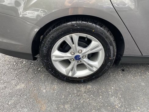 Used 2014 Ford Focus SE FWD image 9
