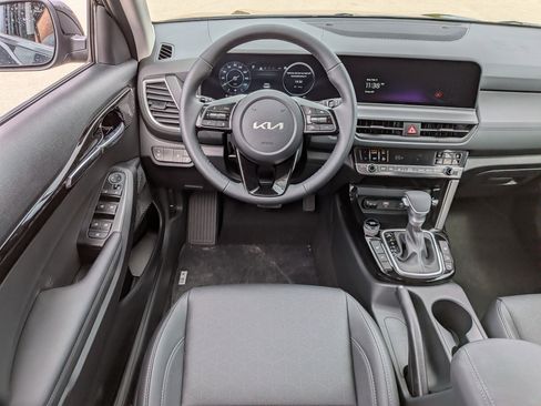 New 2026 Kia Seltos EX image 17