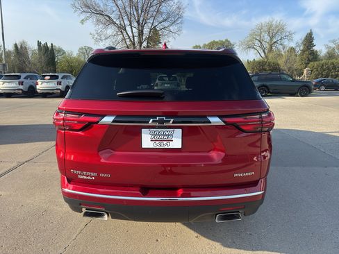 Used 2023 Chevrolet Traverse Premier AWD/4WD image 6
