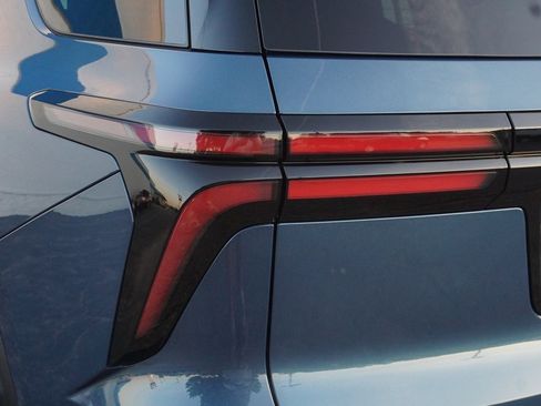 New 2026 Chevrolet Traverse Z71 w/ Driver Confidence Package image 33