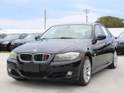 Used 2011 BMW 328i xDrive Sedan image 3