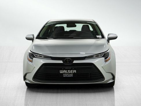 Used 2025 Toyota Corolla LE image 8