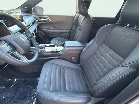 New 2026 Mitsubishi Outlander FWD image 13