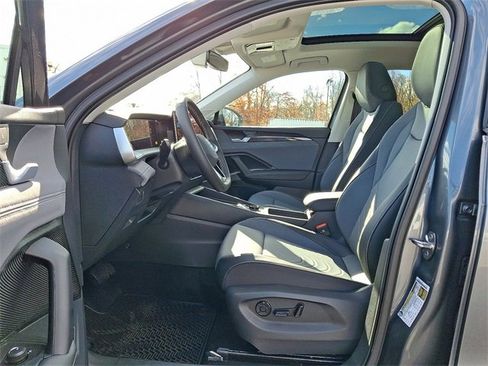 New 2026 Volkswagen Tiguan SE image 6