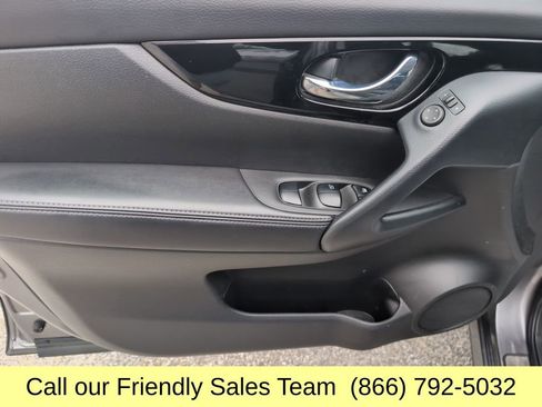 Used 2020 Nissan Rogue Sport SV w/ All-Weather Package AWD/4WD image 12
