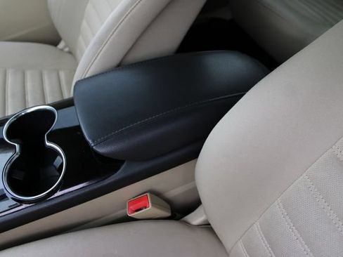 Used 2014 Ford Fusion SE FWD image 18