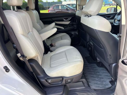 Used 2022 Subaru Ascent Limited AWD/4WD image 17