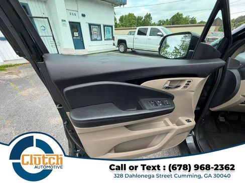 Used 2016 Honda Pilot Touring image 11