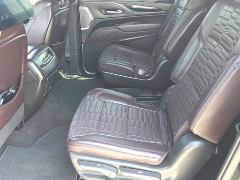 Used 2023 Cadillac Escalade ESV Sport Platinum w/ LPO, ONYX Package AWD/4WD image 30
