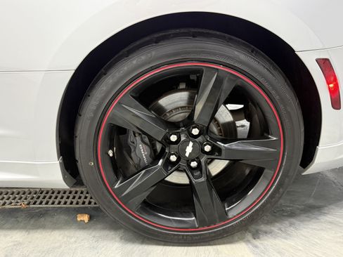 Used 2016 Chevrolet Camaro SS RWD image 24