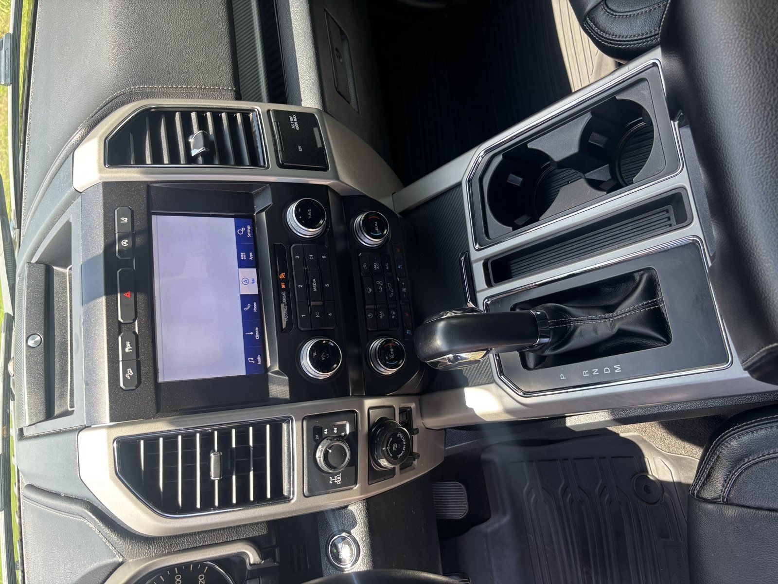 Used 2020 Ford F150 Lariat w/ Equipment Group 502A Luxury AWD/4WD image 14