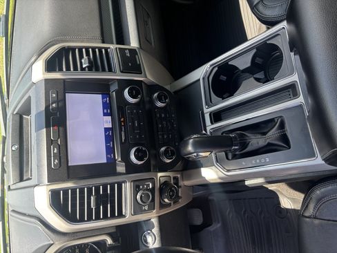 Used 2020 Ford F150 Lariat w/ Equipment Group 502A Luxury AWD/4WD image 14
