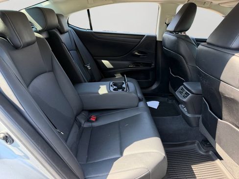 Used 2022 Lexus ES 350 w/ Premium Package FWD image 9