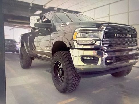 Used 2024 RAM 2500 Limited AWD/4WD image 1