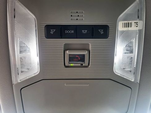 Used 2025 Toyota RAV4 XLE FWD image 20