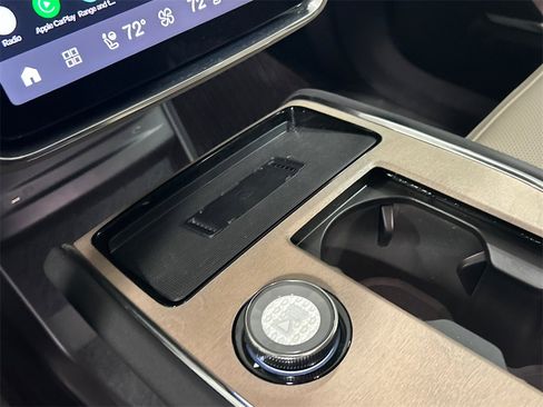 New 2025 Volvo EX90 Plus image 18