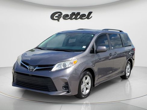 Used 2020 Toyota Sienna LE FWD image 1