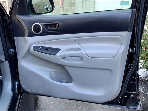 Used 2013 Toyota Tacoma 4x4 Double Cab image 22