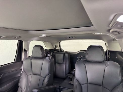 Used 2022 Subaru Ascent Limited w/ Technology Package image 5