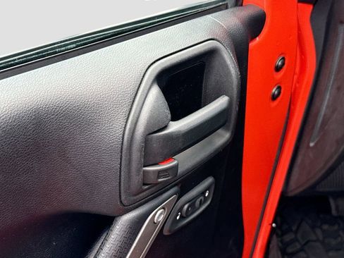 Used 2015 Jeep Wrangler Sport AWD/4WD image 19