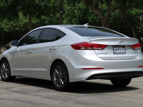 Used 2018 Hyundai Elantra SEL FWD image 4