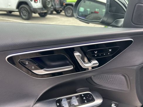 Used 2025 Mercedes-Benz C 300 Sedan image 34