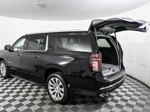Used 2023 Chevrolet Suburban Premier image 36