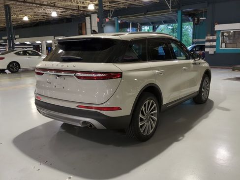 Used 2023 Lincoln Corsair Reserve AWD/4WD image 6