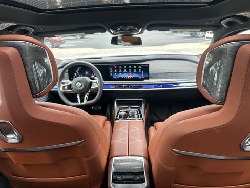Used 2025 BMW 740i w/ Executive Package RWD image 20