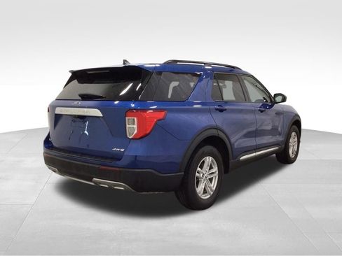 Used 2023 Ford Explorer XLT w/ Equipment Group 202A AWD/4WD image 4