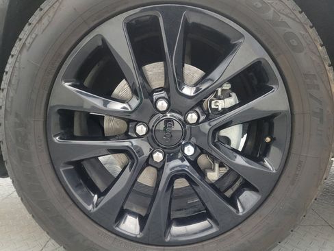 Used 2018 Jeep Grand Cherokee Altitude image 31