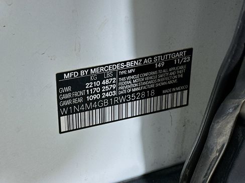 Used 2024 Mercedes-Benz GLB 250 GLB 250 image 12