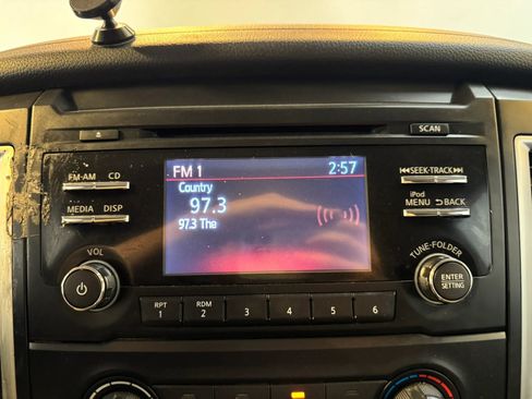 Used 2018 Nissan Titan S AWD/4WD image 14