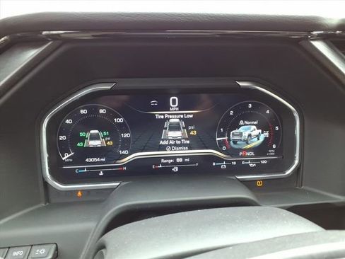 Used 2025 GMC Sierra 2500 AT4X image 39