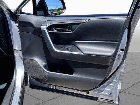 Certified 2020 Toyota RAV4 LE w/ Carpet Mat Package FWD image 22