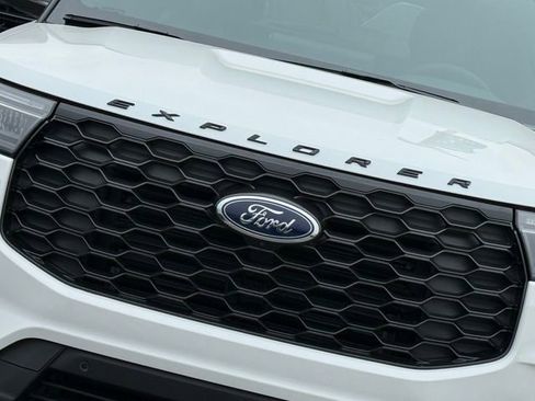 New 2026 Ford Explorer ST-Line image 4