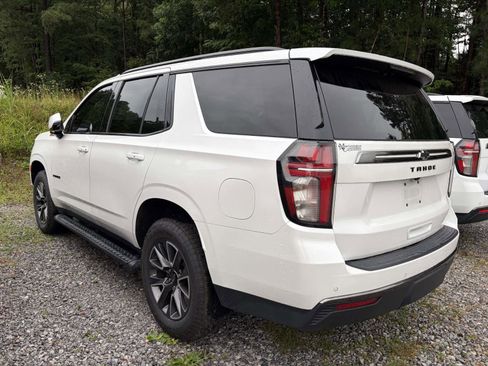 Used 2022 Chevrolet Tahoe Z71 w/ Luxury Package AWD/4WD image 9