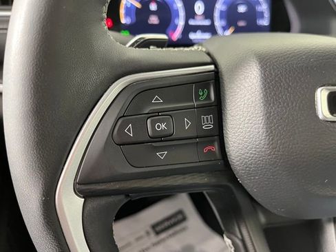 Used 2023 Jeep Grand Cherokee L Laredo image 18