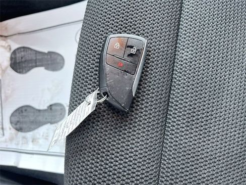 Used 2024 Chevrolet Colorado LT w/ LT Convenience Package image 33