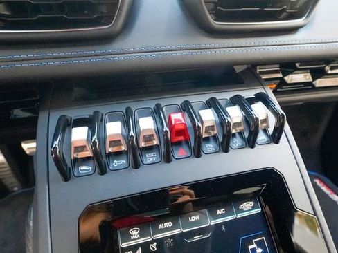 Used 2020 Lamborghini Huracan EVO image 76