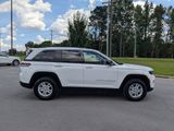 Used 2023 Jeep Grand Cherokee Laredo w/ Trailer Tow Prep Group (B) image 2