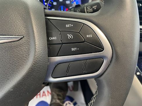 Used 2022 Chrysler Voyager LX FWD image 10