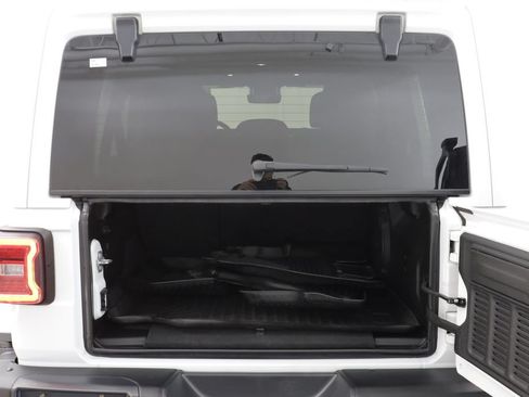 Used 2024 Jeep Wrangler Unlimited Rubicon AWD/4WD image 20