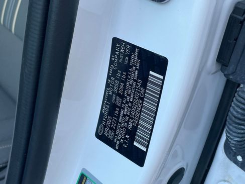 Used 2025 Hyundai Elantra SEL image 28