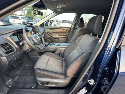 Used 2025 Nissan Rogue SV AWD/4WD image 22