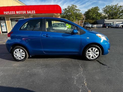 Used 2009 Toyota Yaris 2-Door Hatchback FWD image 8