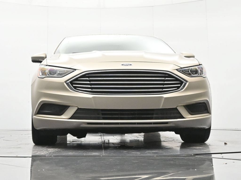 Used 2018 Ford Fusion SE w/ Fusion SE Technology Package FWD image 38