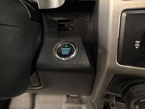 Used 2016 Ford F150 Platinum w/ Equipment Group 701A Luxury AWD/4WD image 18