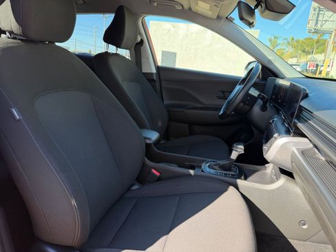 Used 2025 Hyundai Kona SEL image 36