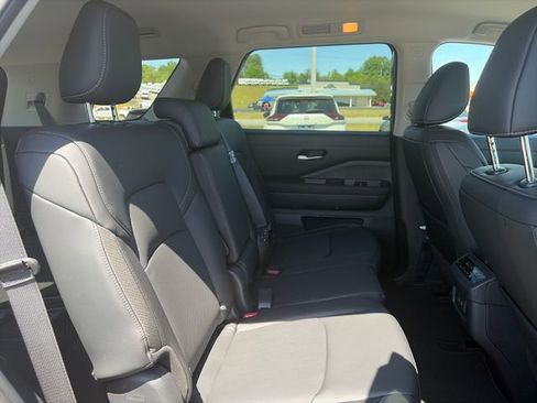 New 2026 Nissan Pathfinder SL AWD/4WD image 12